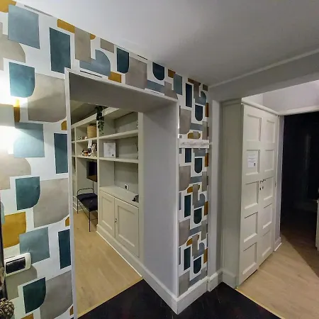 Piazza Di Spagna, Ground Floor, Historic Center