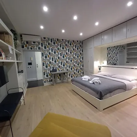 Apartment Piazza Di Spagna, Ground Floor, Historic Center