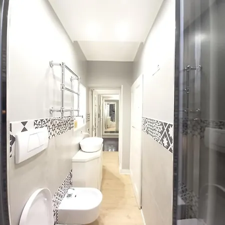 Piazza Di Spagna, Ground Floor, Historic Center Apartment Rom